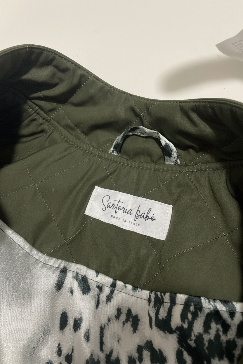 Bomber verde trapuntato - dettaglio etichetta Sartoria Isabò