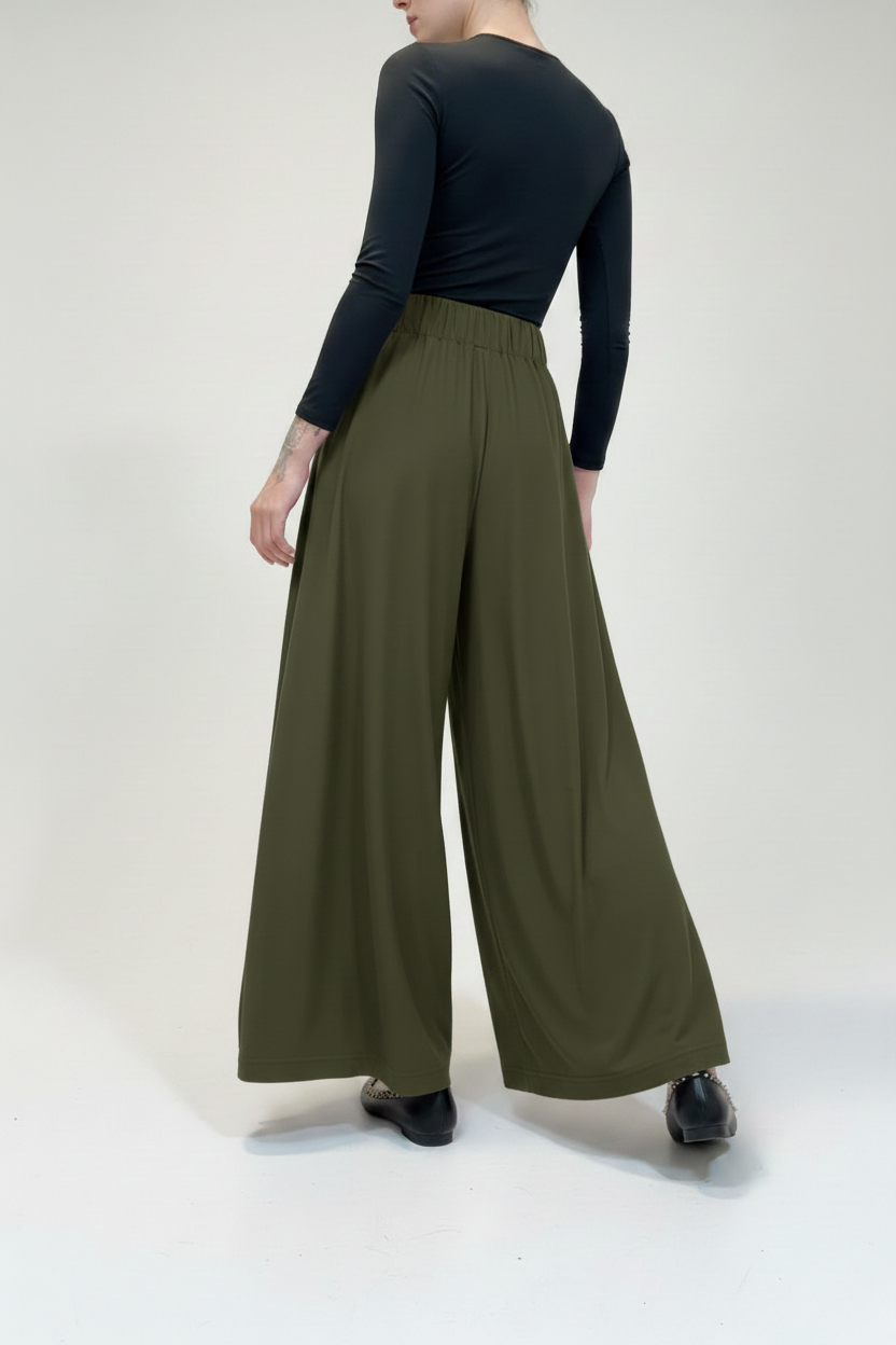 Pantaloni verde oliva - vista posteriore tre quarti